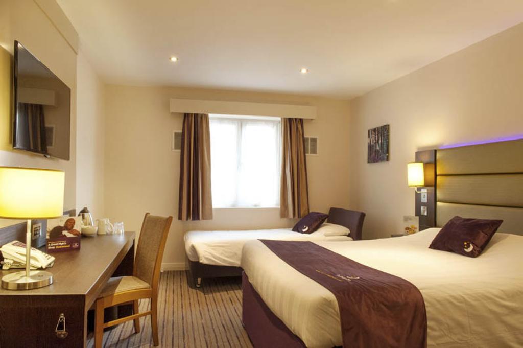 Premier Inn 哈洛 客房 照片