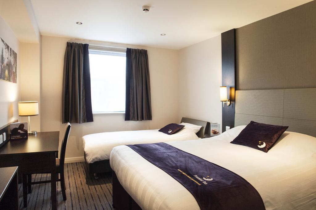 Premier Inn 哈洛 客房 照片