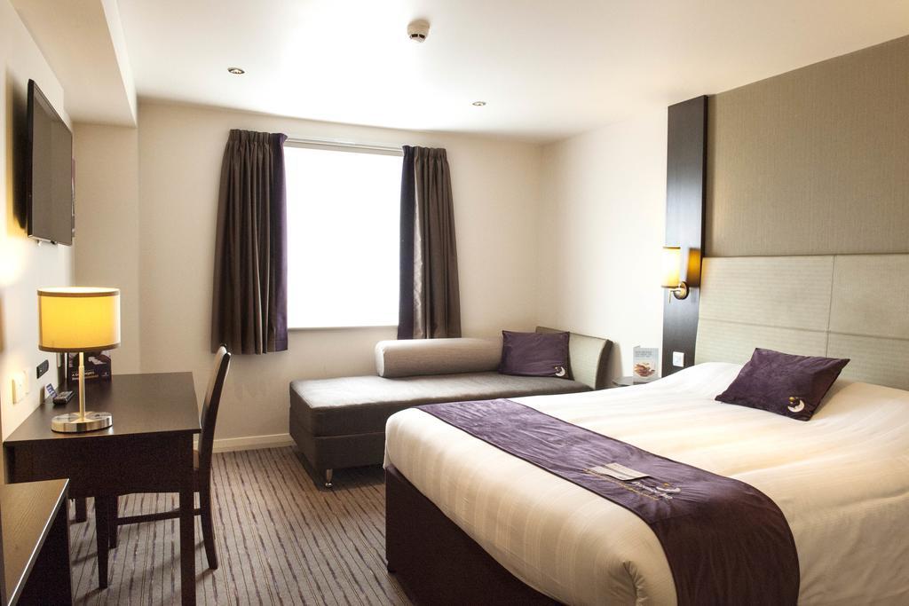 Premier Inn 哈洛 客房 照片