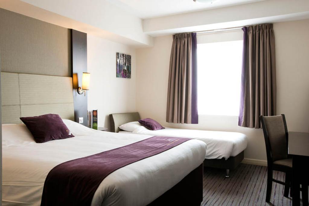 Premier Inn 哈洛 客房 照片