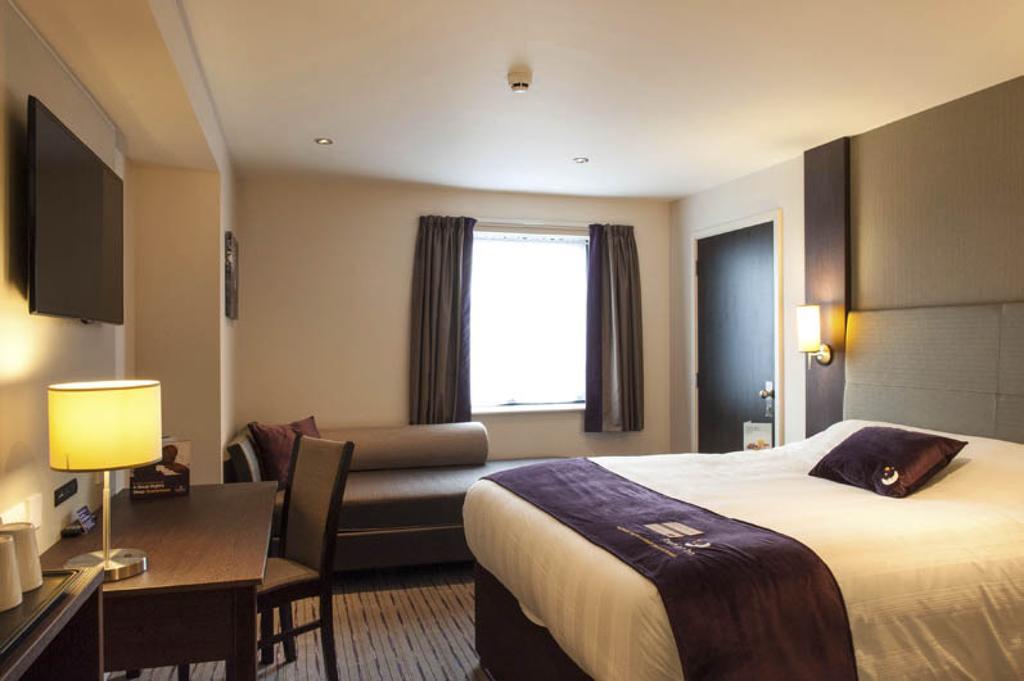 Premier Inn 哈洛 客房 照片