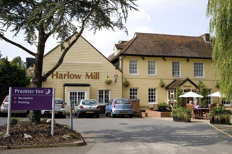 Premier Inn 哈洛 外观 照片