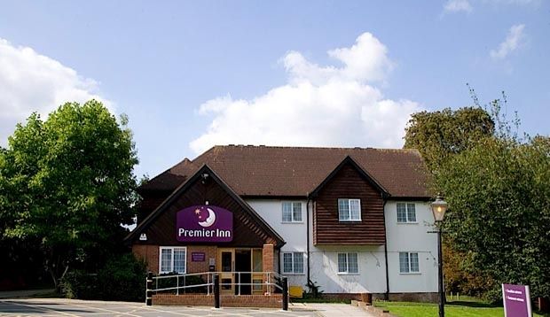 Premier Inn 哈洛 外观 照片