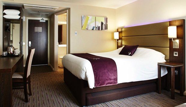 Premier Inn 哈洛 外观 照片