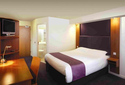 Premier Inn 哈洛 外观 照片
